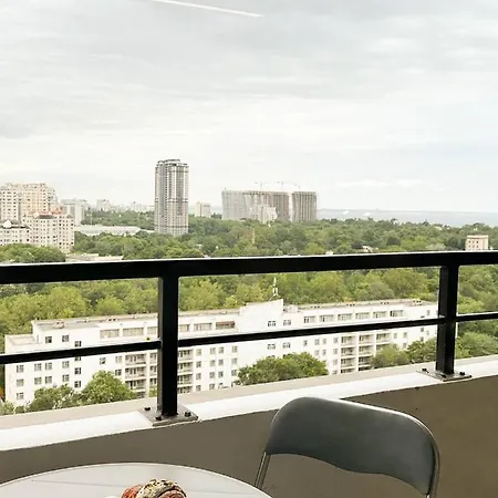Arcadia With Balcony דירה